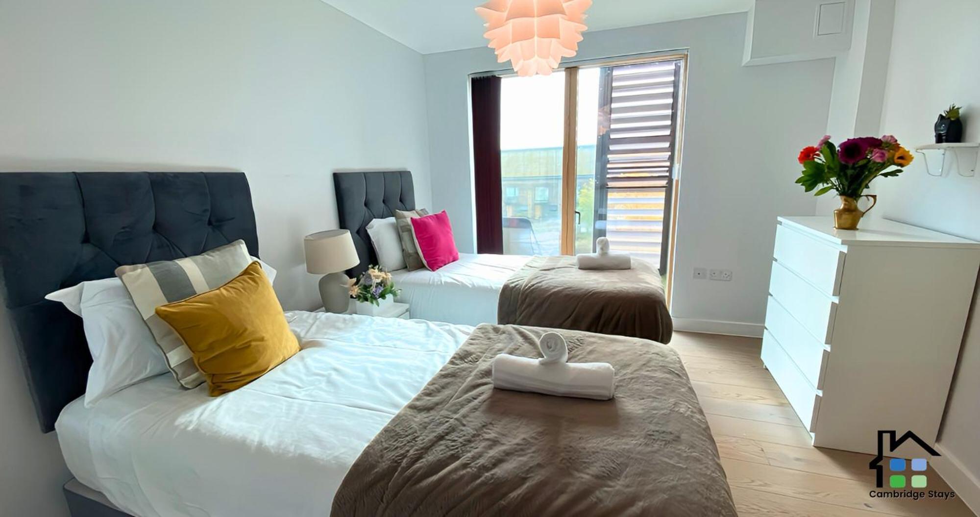 Cambridge Stays - Apartment At Addenbrooke Hospital And Bio Campus - Free Private Parking Apartment *