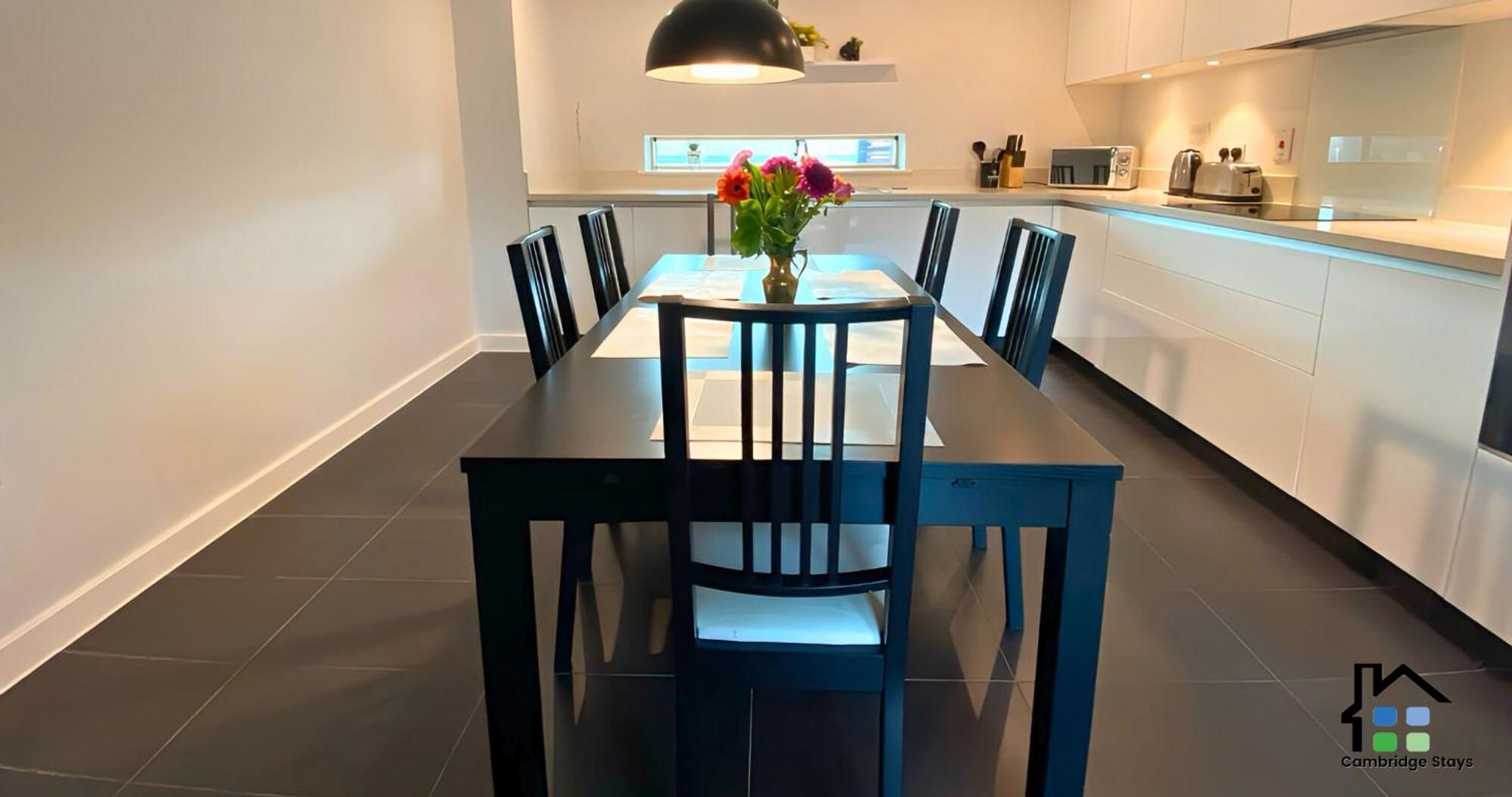 Cambridge Stays - Apartment At Addenbrooke Hospital And Bio Campus - Free Private Parking Apartment